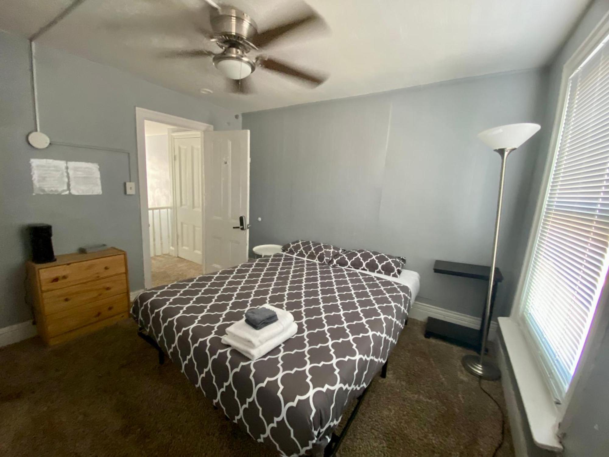 Clover 2900 - Apartment And Rooms With Private Bathroom Near Washington Ave South Philly Philadelphia Buitenkant foto